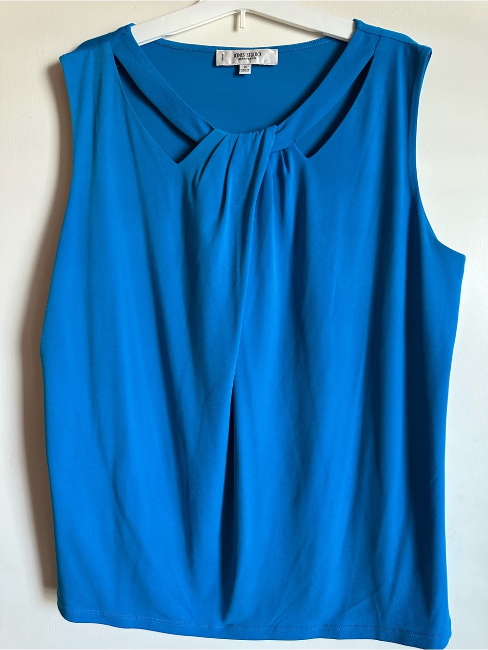 Jones Studio Bright Blue Sleeveless Pleat-Front Camisole